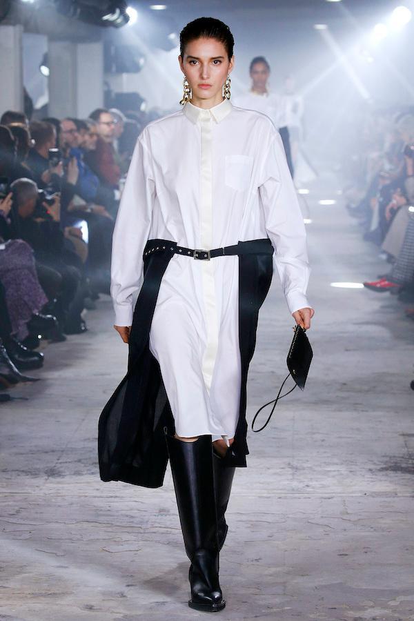 {六合彩}(巴黎服装走秀图片大全)