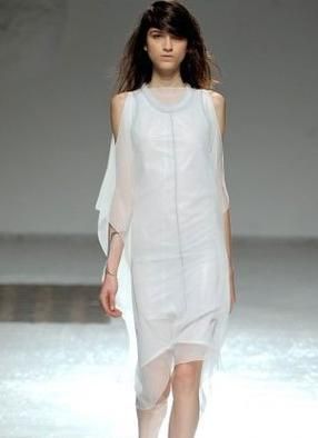 包含法国时装周透明时装装秀的词条 包含法国时装周透明时装装秀的词条