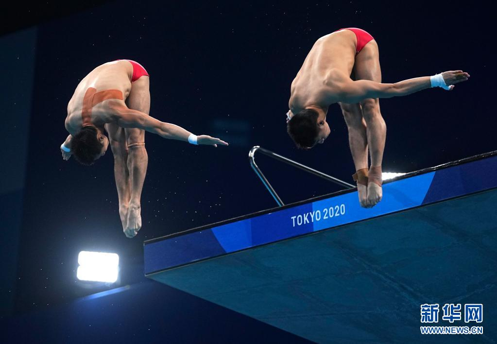 {21點}(陈艾森本人回应有20公分) {21點}(陈艾森本人回应有20公分)