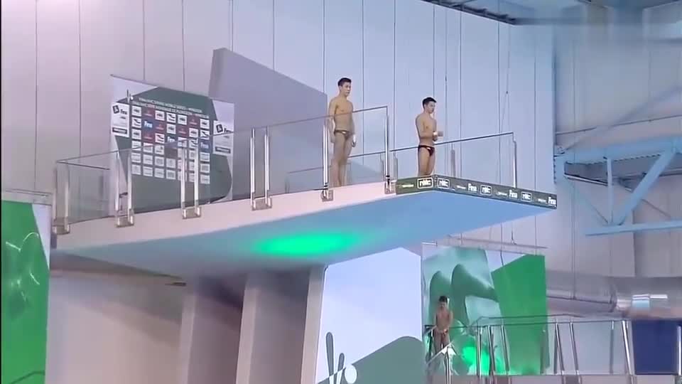 {21點}(陈艾森本人回应有20公分) {21點}(陈艾森本人回应有20公分)